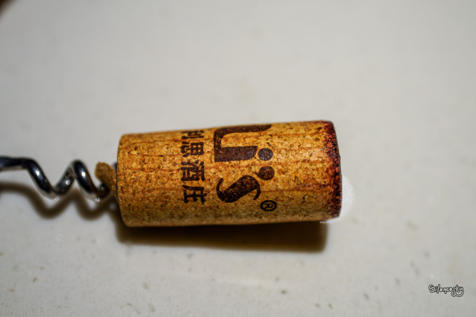 利思红葡萄酒