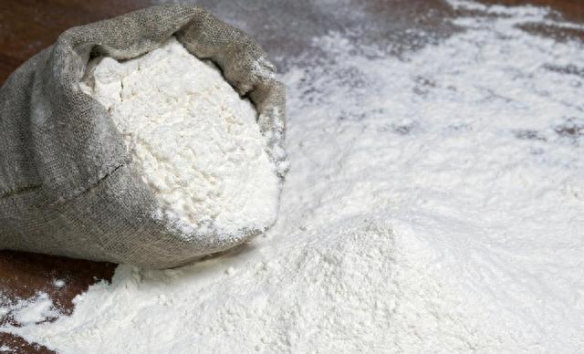 面粉市场乱象调查：从增白剂到呕吐毒素的避坑指南