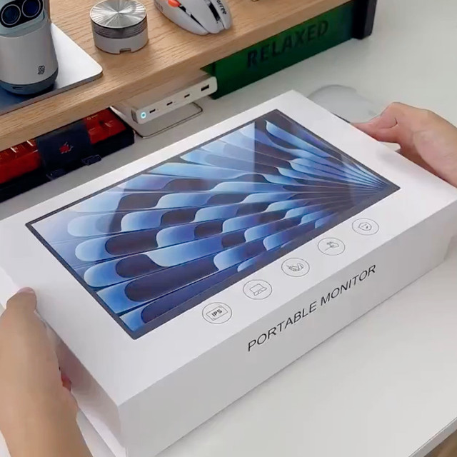 这便携屏把“轻办公自由”焊在桌面上，实测够稳～