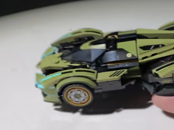 春日拼搭乐高兰博基尼，超跑梦成真？