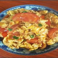 三道家常菜烹饪指南：番茄炒蛋、青椒炒肉与凉拌黄瓜