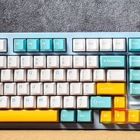 高斯ES101T机械键盘：扎实铝坨坨 + TFT彩屏直接拉满