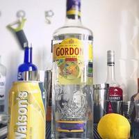 便利店调酒指南：10款简易配方与基酒分类解析