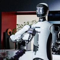 全球首个烹饪机器人厨房亮相宁波：具身智能实现全链路无人化作业