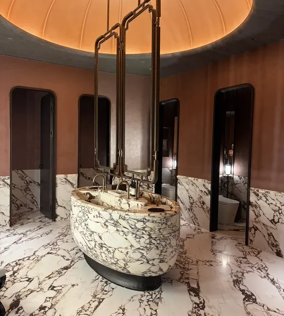 谁家卫生间做这样的洗手台啊？？！！