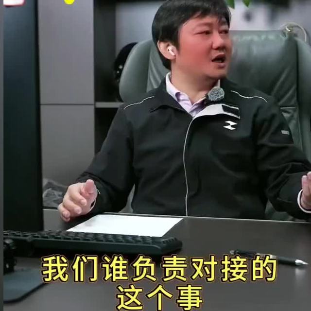 张雪售后：车友红绿灯熄火，技师要拆发动机，张雪一听故障音火了