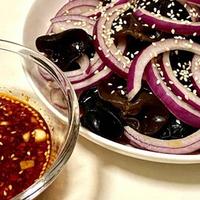 四道家常养血管菜谱：凉拌木耳洋葱、芹菜炒香菇等做法详解