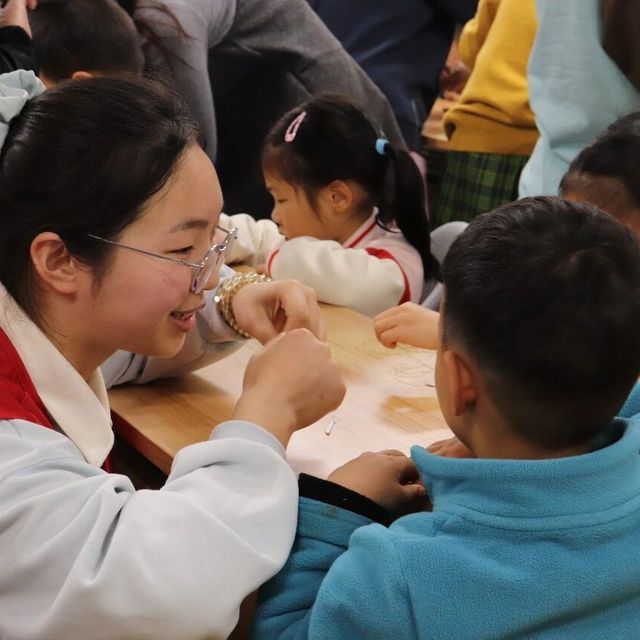 新手闭眼入！非遗绒花手作攻略：从零做出可佩戴的中式美学配饰
