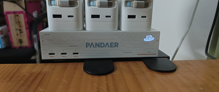 分享下我的桌面充电站