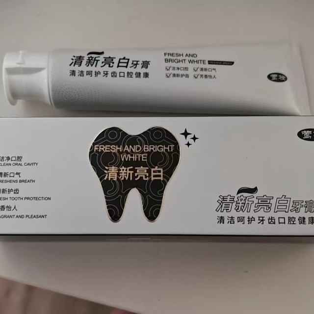 青少年口腔救星｜莺妆清新亮白牙膏，一口干净笑到发光