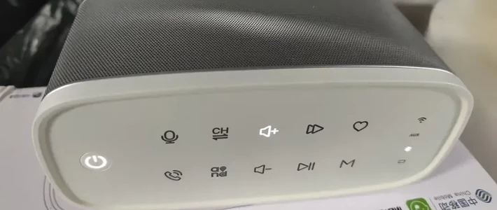 20多的音响！自带RJ45、蓝牙、AUX，双喇叭立体声！能当路由器！