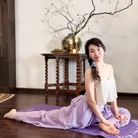 把紫色穿进瑜伽｜温柔的拉伸