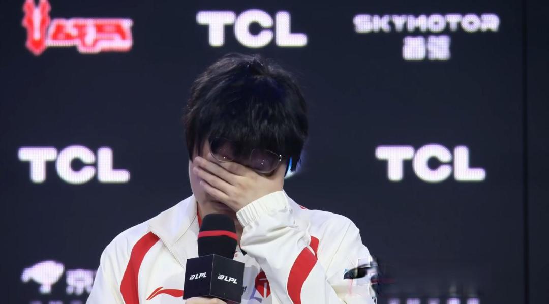JackeyLove回归首胜！TES第二局25分钟碾压AL，终结三连败