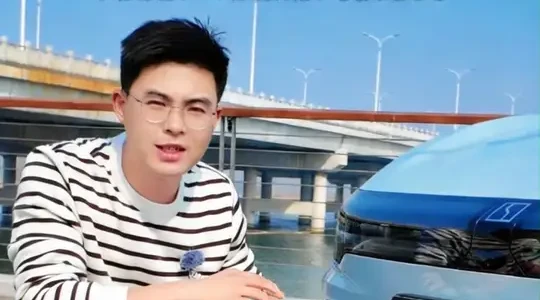 极氪007焕新版解析：外观细节微调与智驾底盘升级