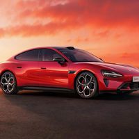 小米SU7续航真相：城市通勤反向虚标，高速120码直接打五折