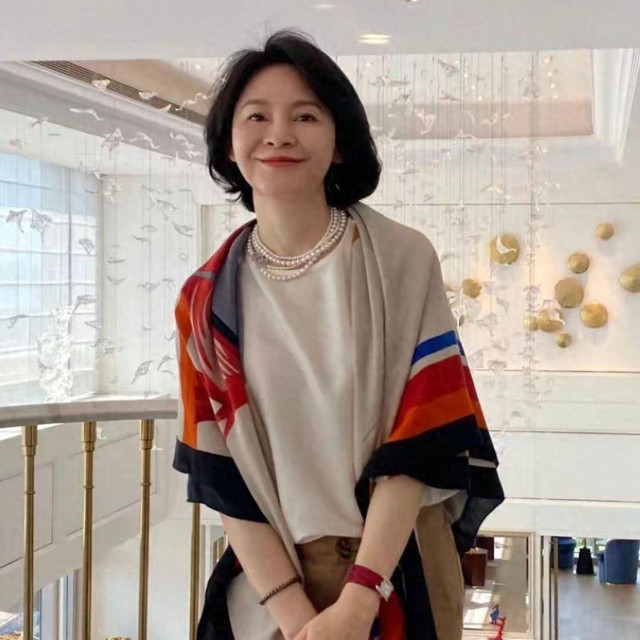 不建议中老年女性留的3种油腻发型，显老又土气，看看有你吗？