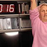 美国90岁老太单杠悬垂2分52破世界纪录  当天时隔30分钟连续尝试两次