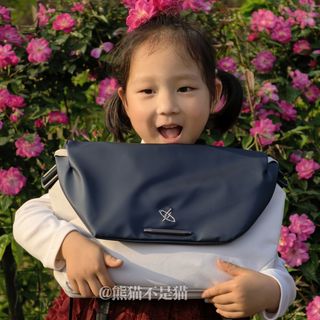 春日通勤神器，差旅通勤全适配！光影行星斜挎包星云2