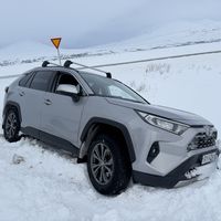 冰岛陷车，遇到了最帅的男人