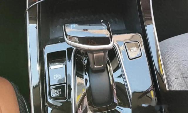 自动挡车等红灯频繁切N挡有必要吗？技术解析与操作建议