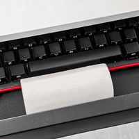 硬核改造“抽屉”：小破桌增加抽屉和万向轮，变身移动全能电竞桌