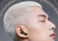 实测五款耳机：有的让你“坐过站”，有的让你“不想摘”