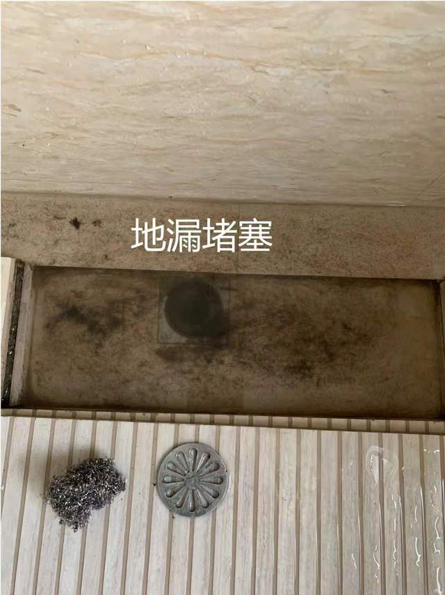 查漏报告:不能，玻璃胶能挡水但不能泡水！