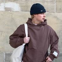 真正高级的男人，不管穿卫衣还是夹克，不会搭配束腿裤，拉低气质