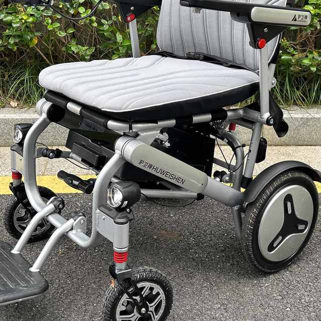 2026年推荐3款高性价比电动轮椅，轻便续航长，老人出游代步轻松