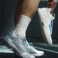 水花8打完双打膝盖发酸？它根本不是为羽毛球设计的