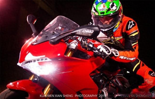 张雪820RR-RS深度解析：三缸引擎与极致轻量化的性能表现