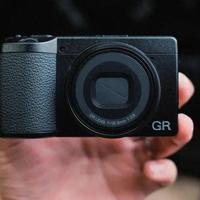 街头摄影器材指南：如何选择低调隐形的拍摄利器