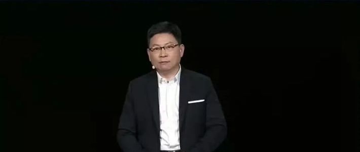 余承东猛批团队审美不行！有钱就有审美了吗？要高端！