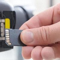 相机存储卡选购指南：速度、兼容性与容量的匹配逻辑