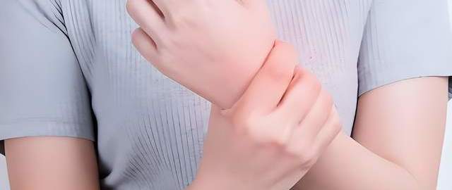 2026精选10款人体工学立式鼠标推荐，久坐办公也能护腕不手酸！