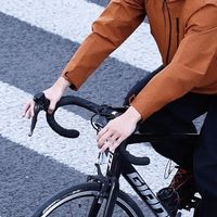 骑行风夹克：好看却难用的通勤外套