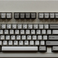 800块的键盘天天和定位板打架？选错结构才是真坑