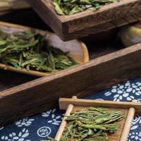 龙井茶冲泡全攻略：器具、水温与步骤详解