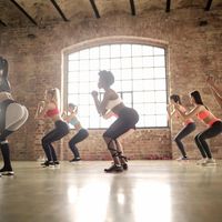 女性照搬男性健身计划，不仅效率低还伤膝盖