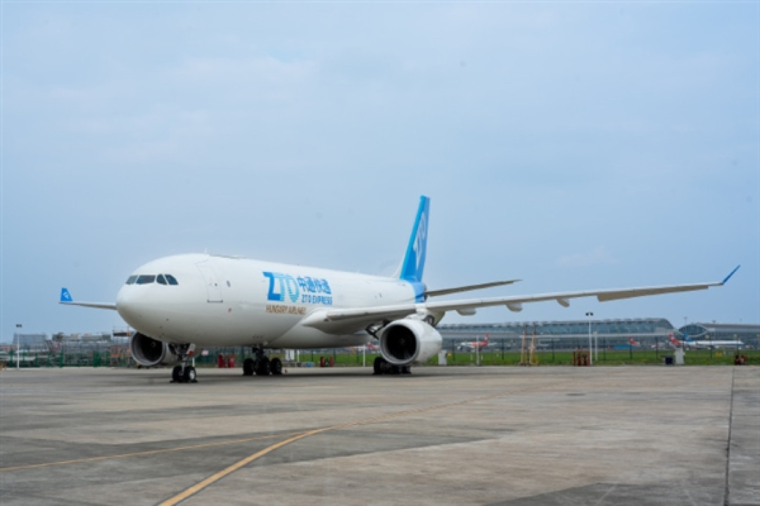 中通快递入局航空货运:首架自购全货机正式启航