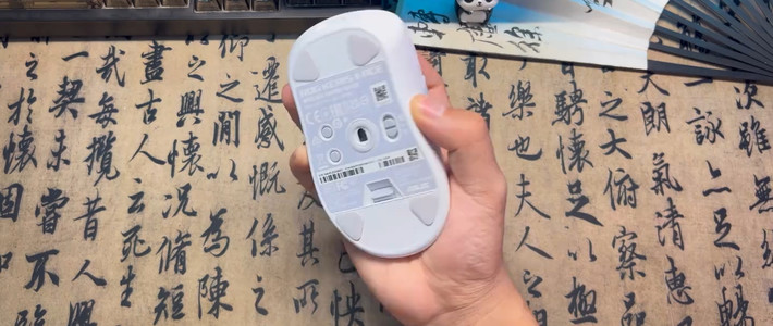 应该是目前性价比最高的大厂旗舰鼠标了 ROG在键盘上有所建树之后，看得出来在鼠标上也是铆足了劲