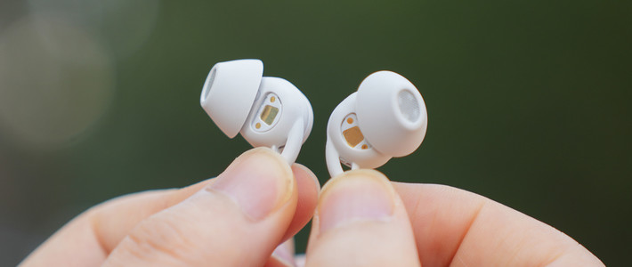 侧睡党整夜安睡的秘密：真正无感佩戴+科学白噪音，才是助眠耳机的终极答案