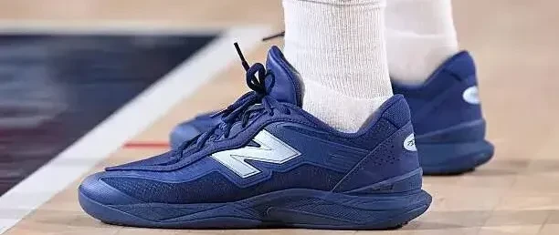 【NBA每日上脚】Kawhi 5终于来了！伦纳德穿它能走多远？