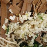 折耳根炒腊肉：家常鲜香的经典硬菜