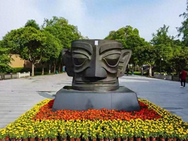 三星堆古蜀文明：文物解析与历史谜团