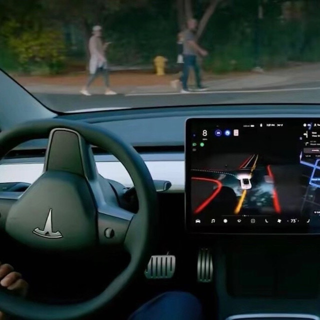 特斯拉FSD全球狂飙：110万人"放手"开车，监管紧急拉响红色警报！