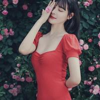 中年女性蔷薇花墙拍照技巧全解析