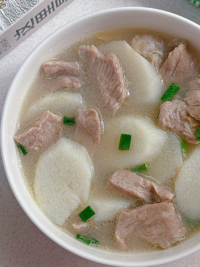 春日养胃快手汤：山药肉片汤，鲜掉眉毛的家常暖味