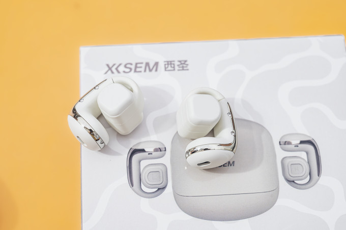 西圣蓝牙耳机