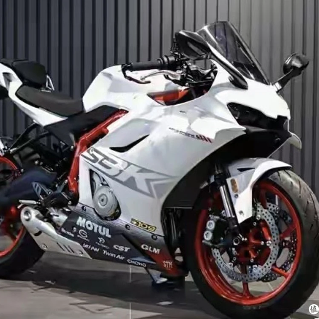 凯越 450RR 直降 4203 元！没了张雪，25777 元的四缸还香吗？